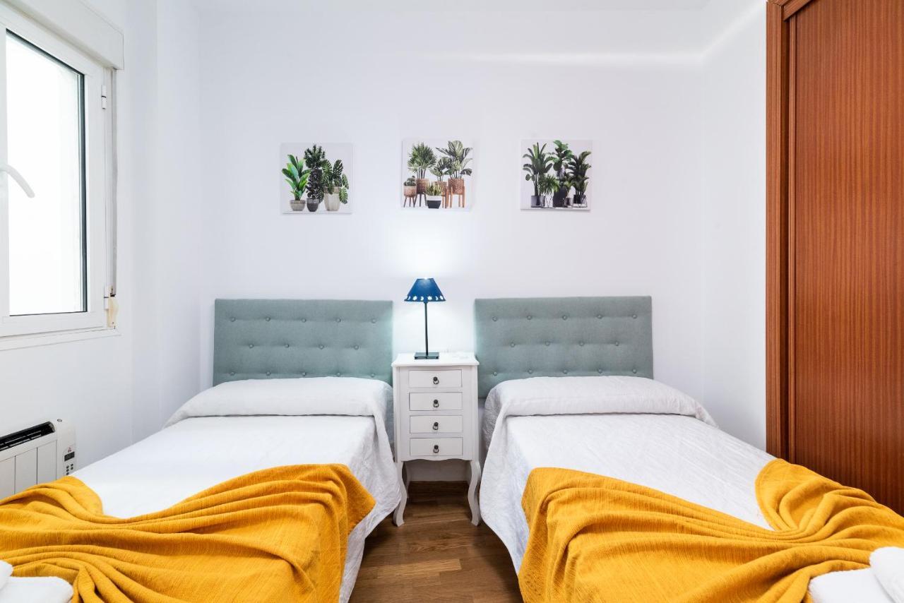Apart. Santa Paula En Гранада Екстериор снимка